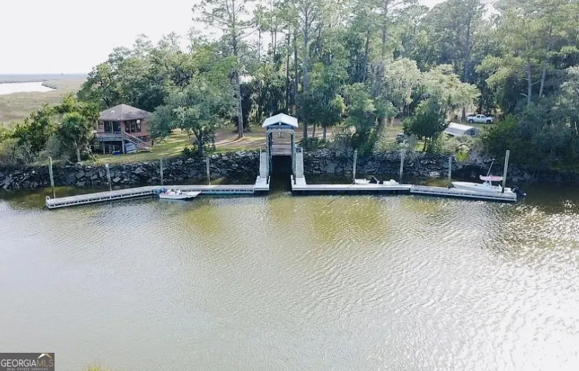 1525 W Black Island RD Darien, GA 31305