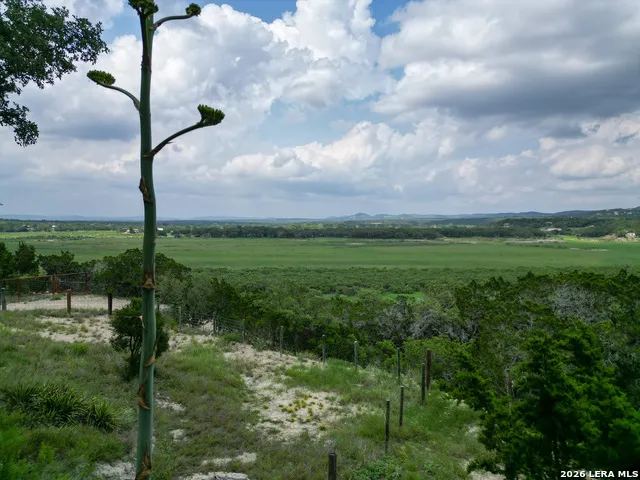 776 Grandview Circle Bandera, TX 78003