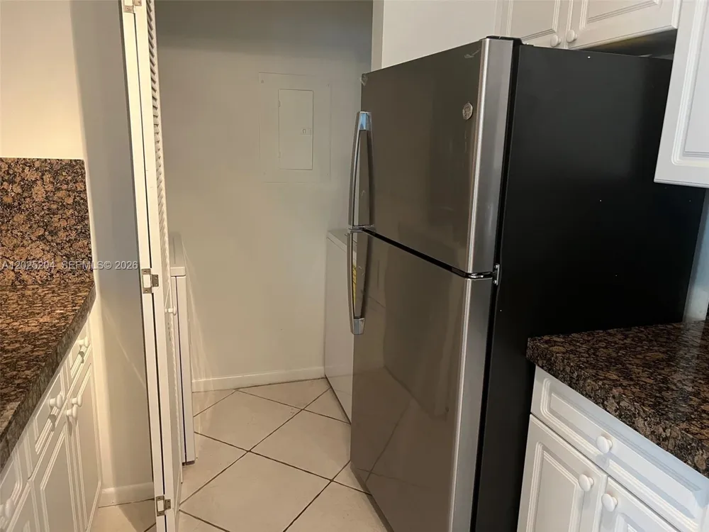 19555 E Country Club Dr #8408 Aventura, FL 33180