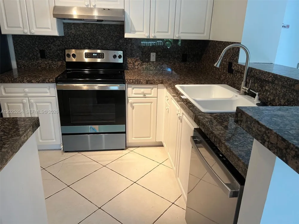 19555 E Country Club Dr #8408 Aventura, FL 33180