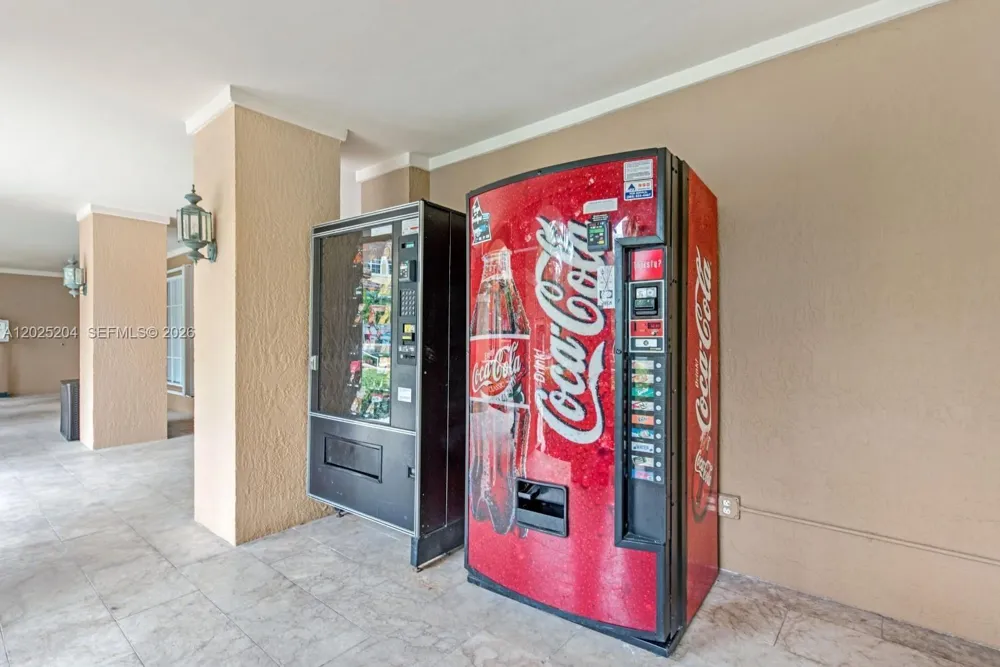 19555 E Country Club Dr #8408 Aventura, FL 33180