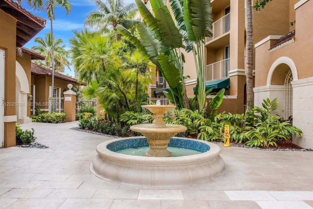 19555 E Country Club Dr #8408 Aventura, FL 33180