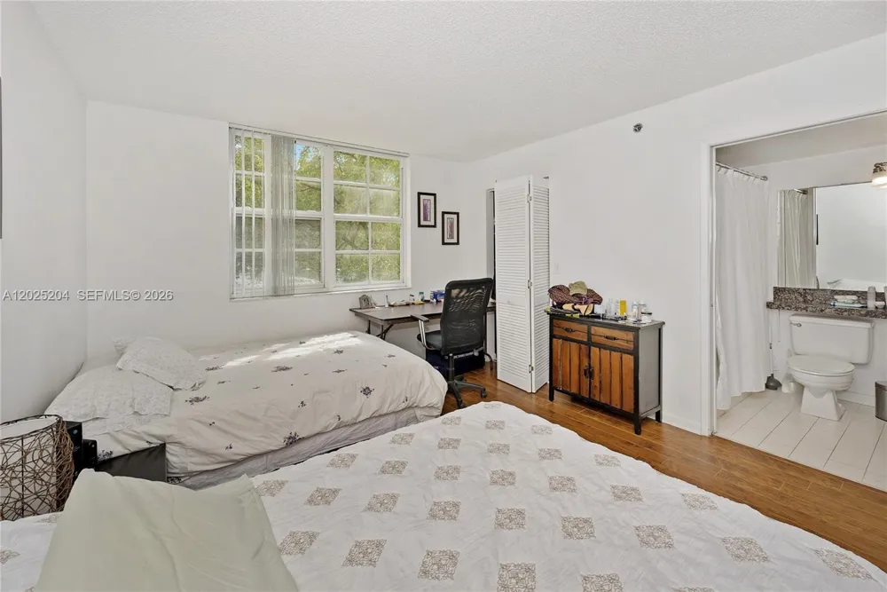 19555 E Country Club Dr #8408 Aventura, FL 33180