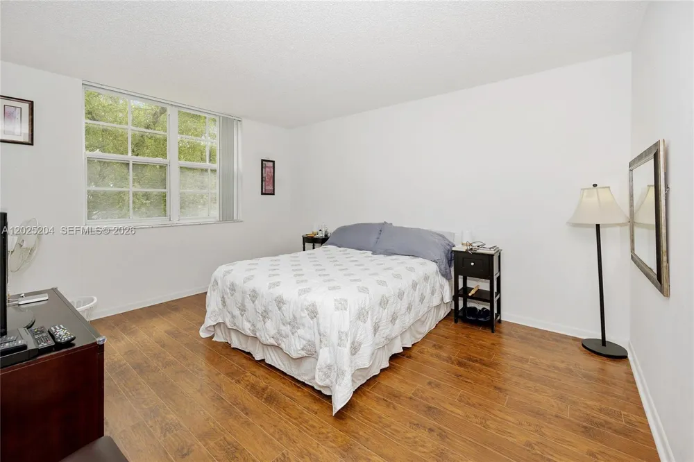 19555 E Country Club Dr #8408 Aventura, FL 33180