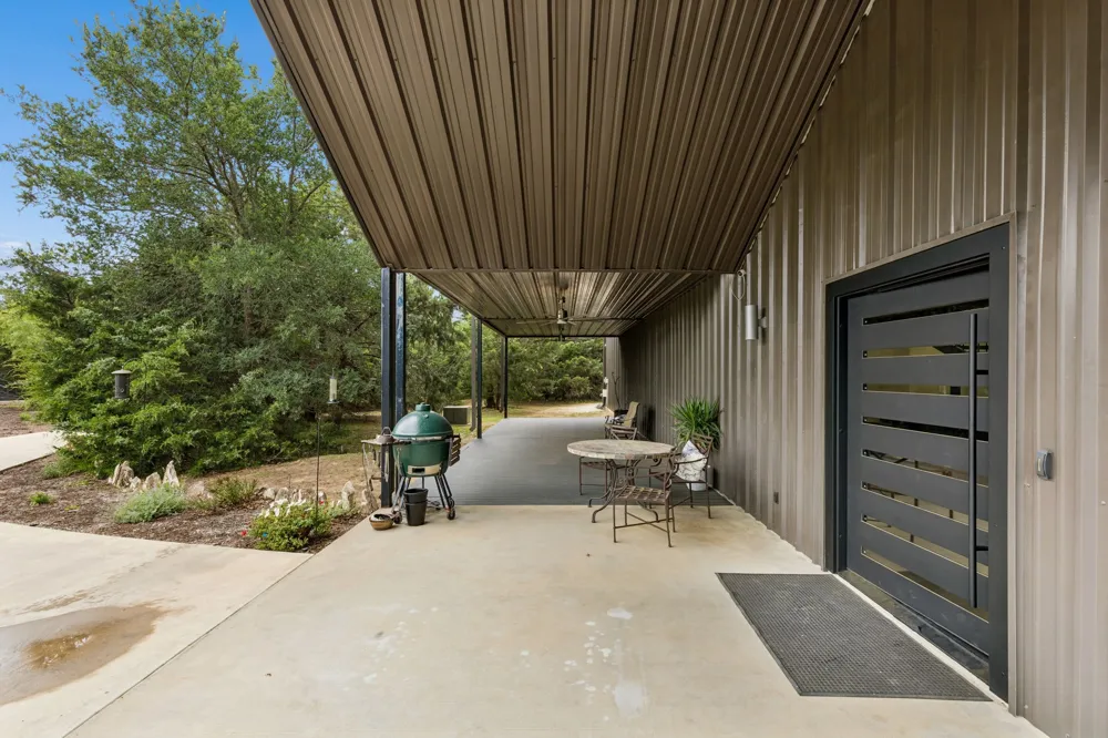 1306 Morrow Road Valley View, TX 76272