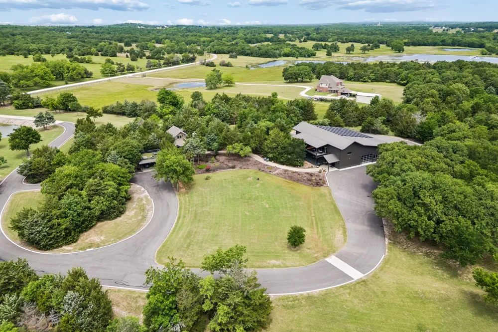 1306 Morrow Road Valley View, TX 76272