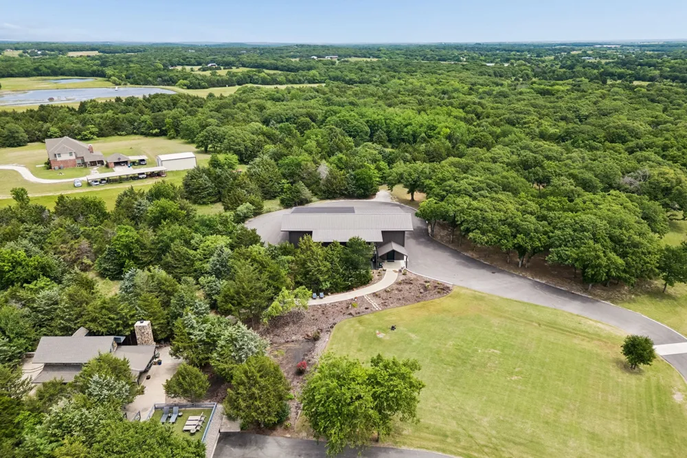 1306 Morrow Road Valley View, TX 76272