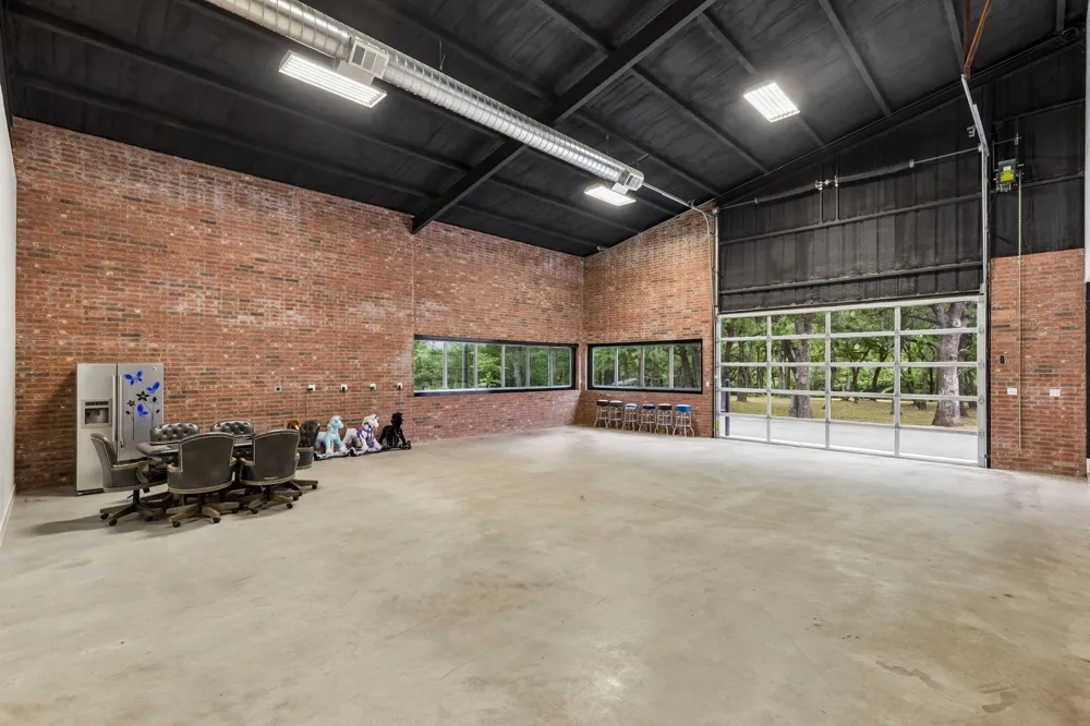 1306 Morrow Road Valley View, TX 76272