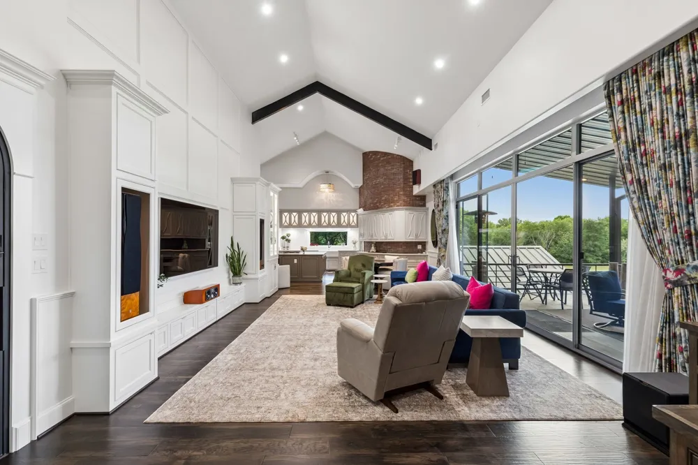 1306 Morrow Road Valley View, TX 76272