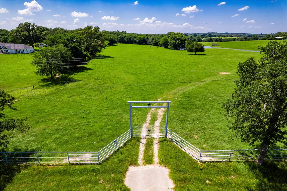 8970 FM 59 Athens, TX 75751