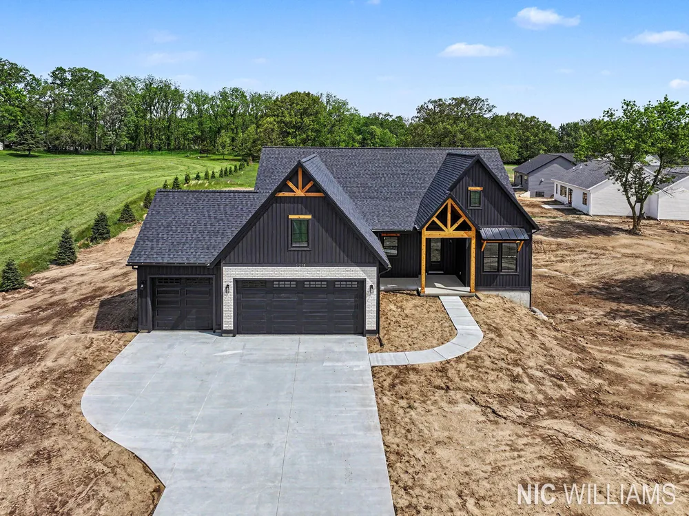 11279 Bancroft Way SE Alto, MI 49302