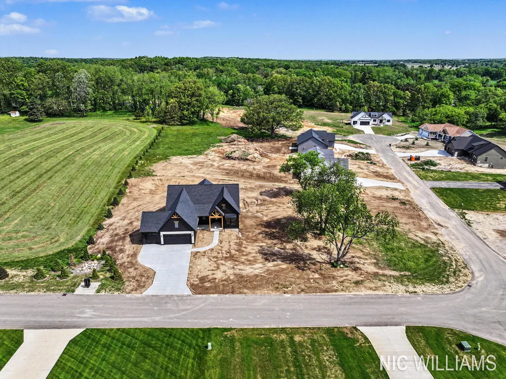 11279 Bancroft Way SE Alto, MI 49302