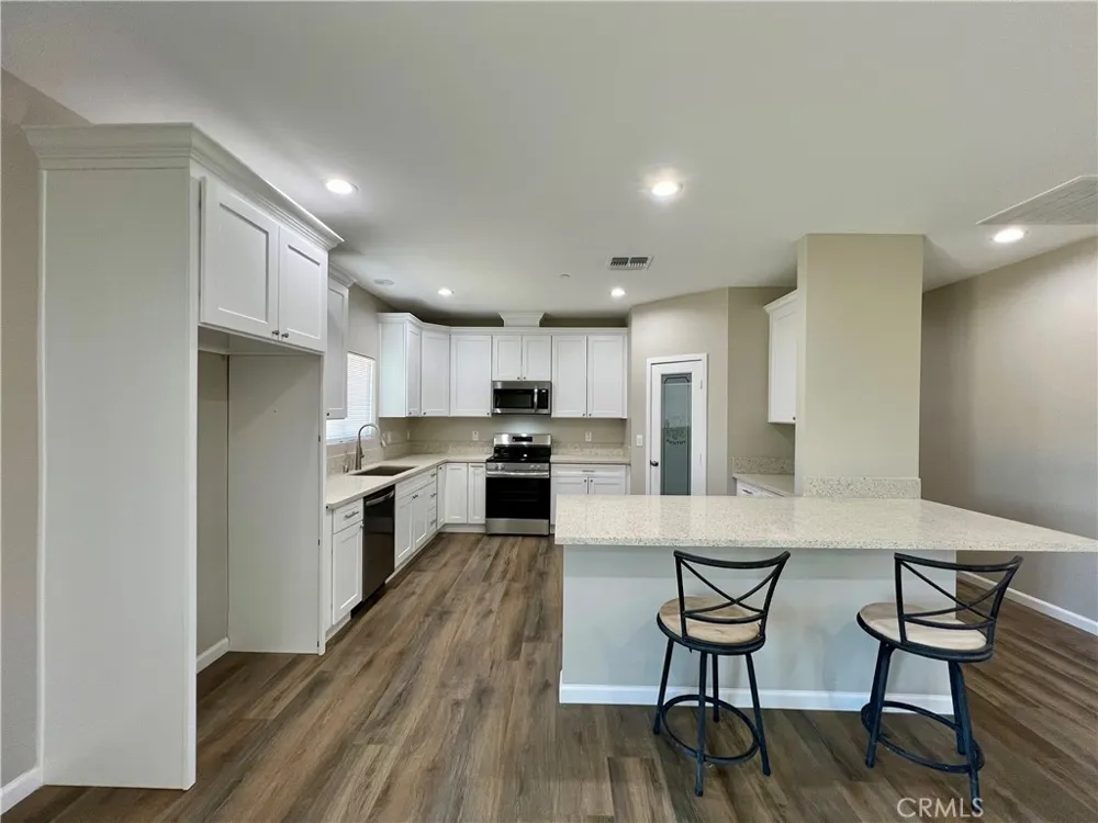 40719 171th Street Lake Los Angeles, CA 93535