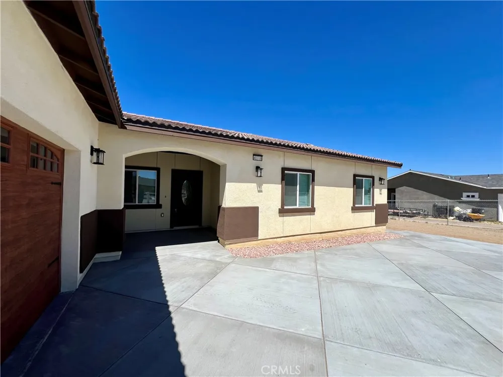 40719 171th Street Lake Los Angeles, CA 93535
