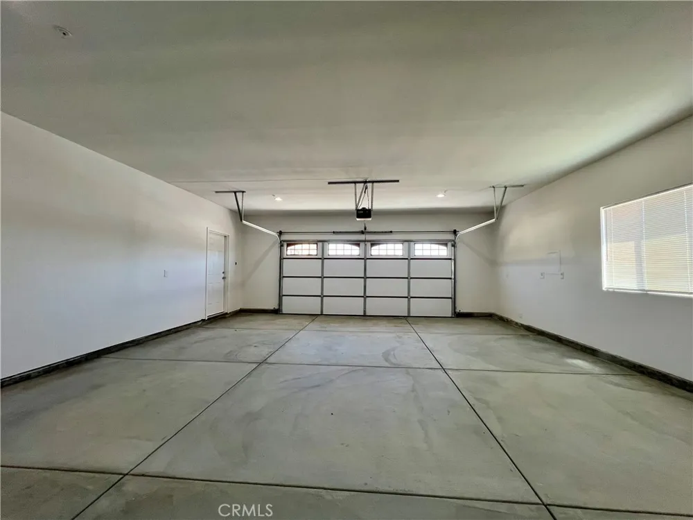 40719 171th Street Lake Los Angeles, CA 93535