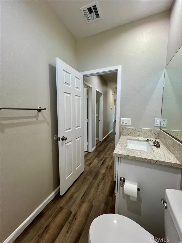 40719 171th Street Lake Los Angeles, CA 93535