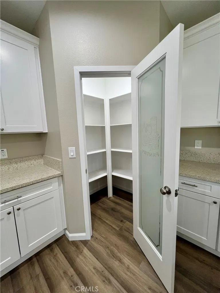 40719 171th Street Lake Los Angeles, CA 93535