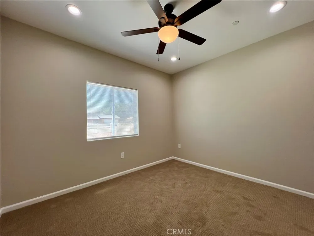 40719 171th Street Lake Los Angeles, CA 93535
