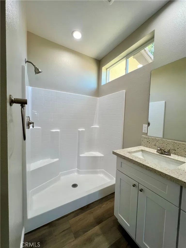 40719 171th Street Lake Los Angeles, CA 93535