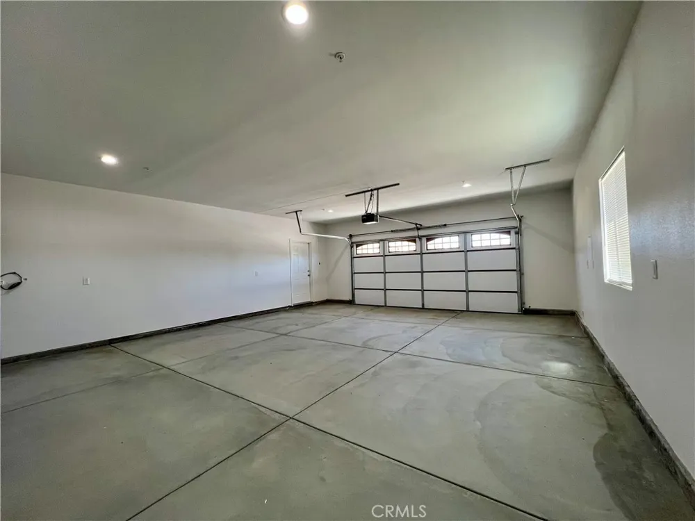 40719 171th Street Lake Los Angeles, CA 93535