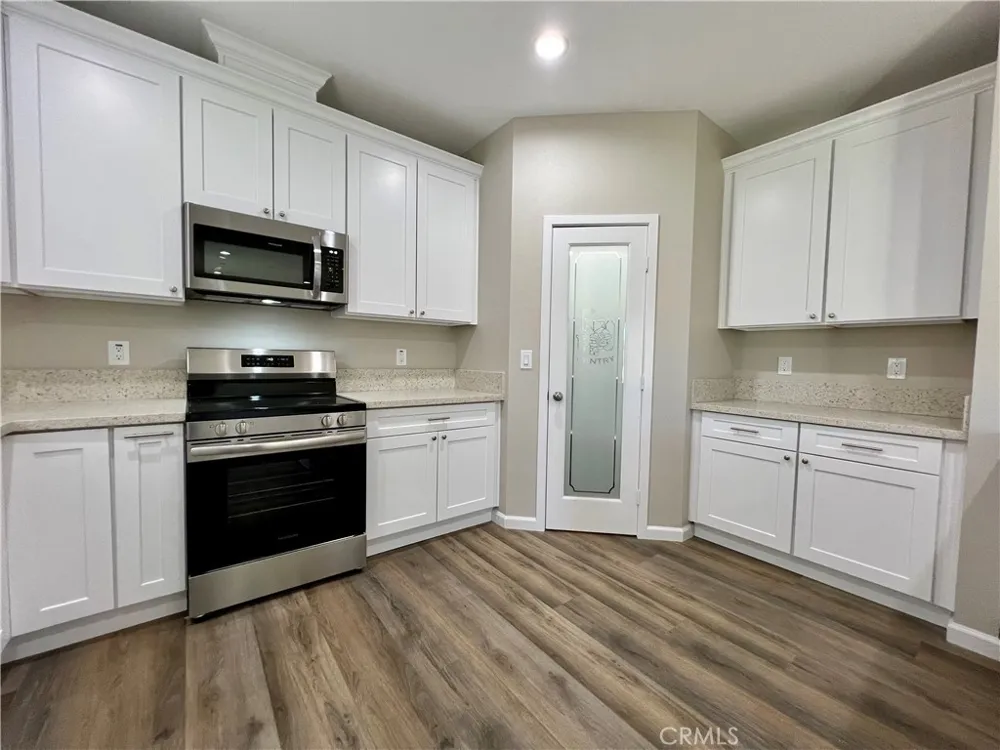 40719 171th Street Lake Los Angeles, CA 93535