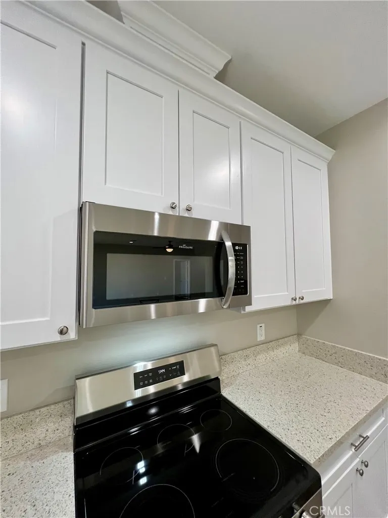 40719 171th Street Lake Los Angeles, CA 93535