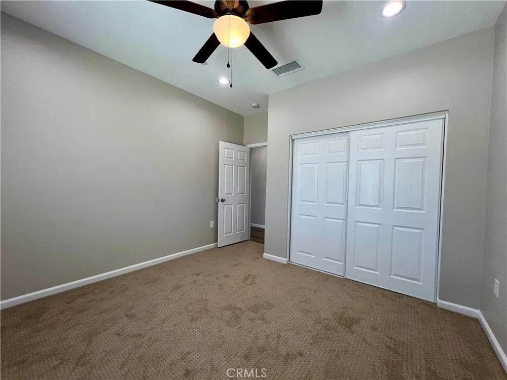 40719 171th Street Lake Los Angeles, CA 93535