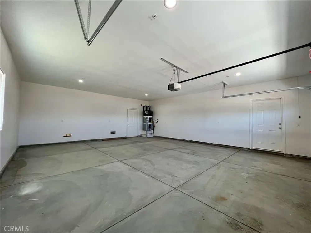 40719 171th Street Lake Los Angeles, CA 93535