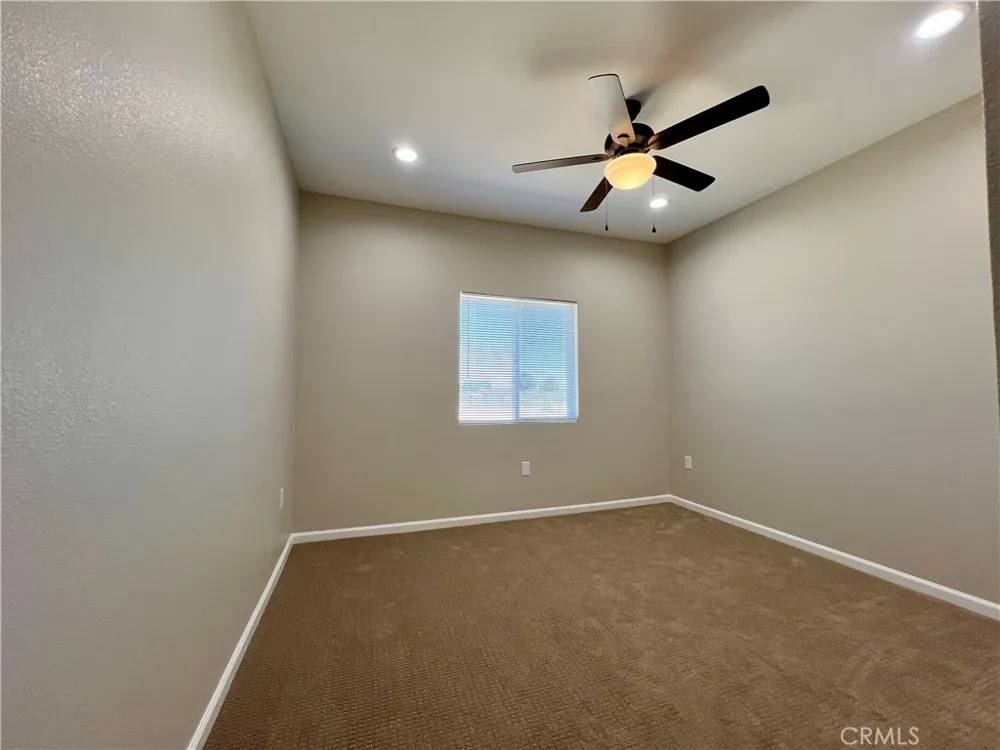 40719 171th Street Lake Los Angeles, CA 93535