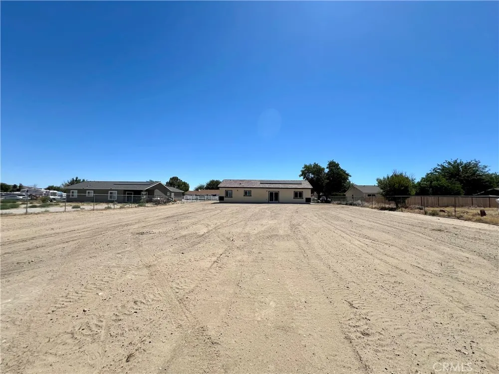 40719 171th Street Lake Los Angeles, CA 93535