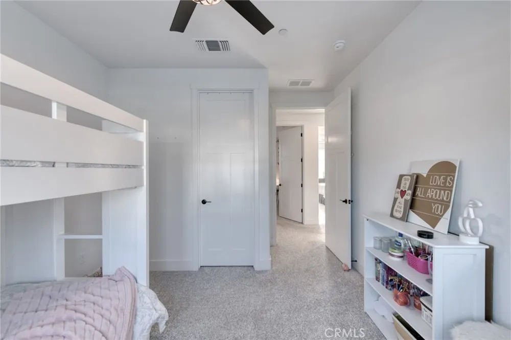 1736 Renn Clovis, CA 93619