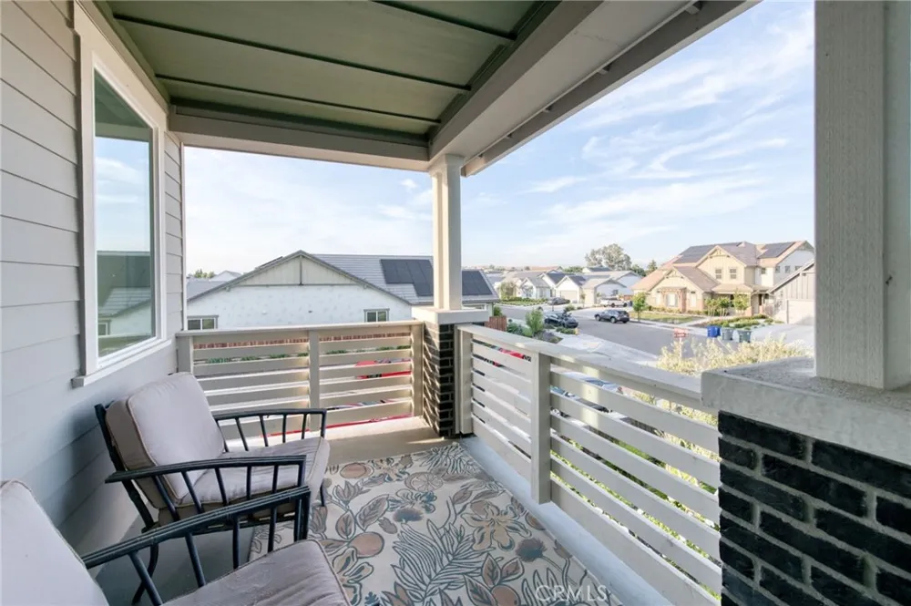 1736 Renn Clovis, CA 93619