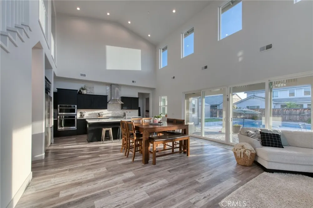 1736 Renn Clovis, CA 93619