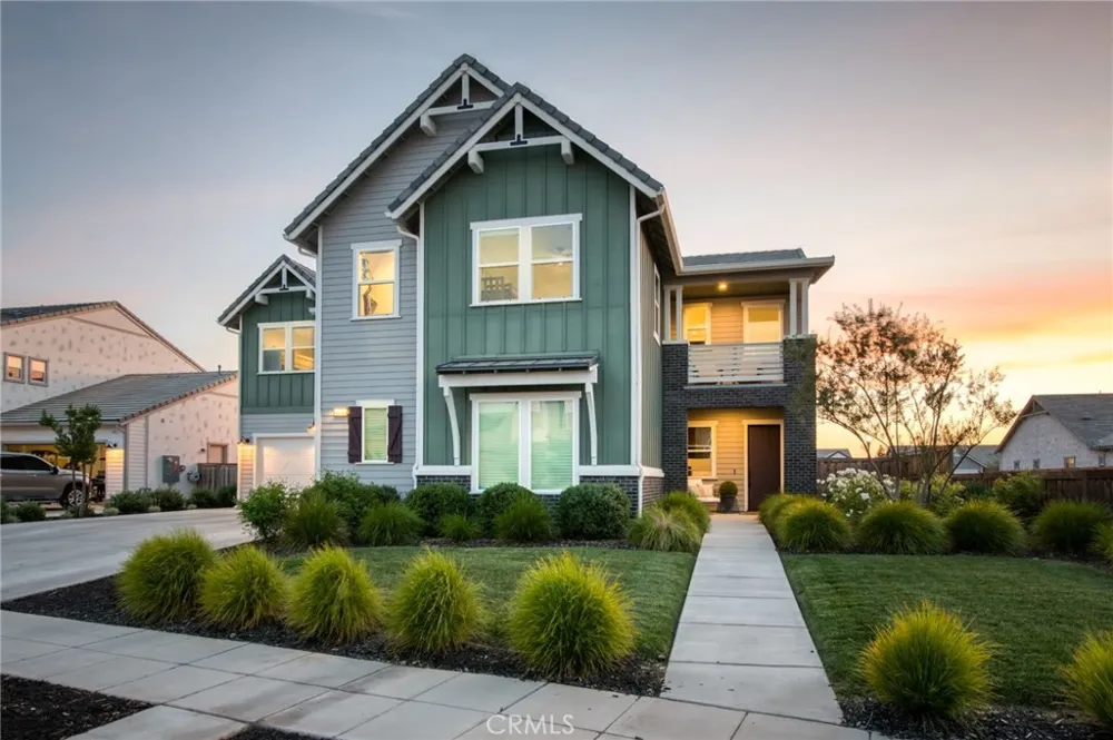 1736 Renn Clovis, CA 93619