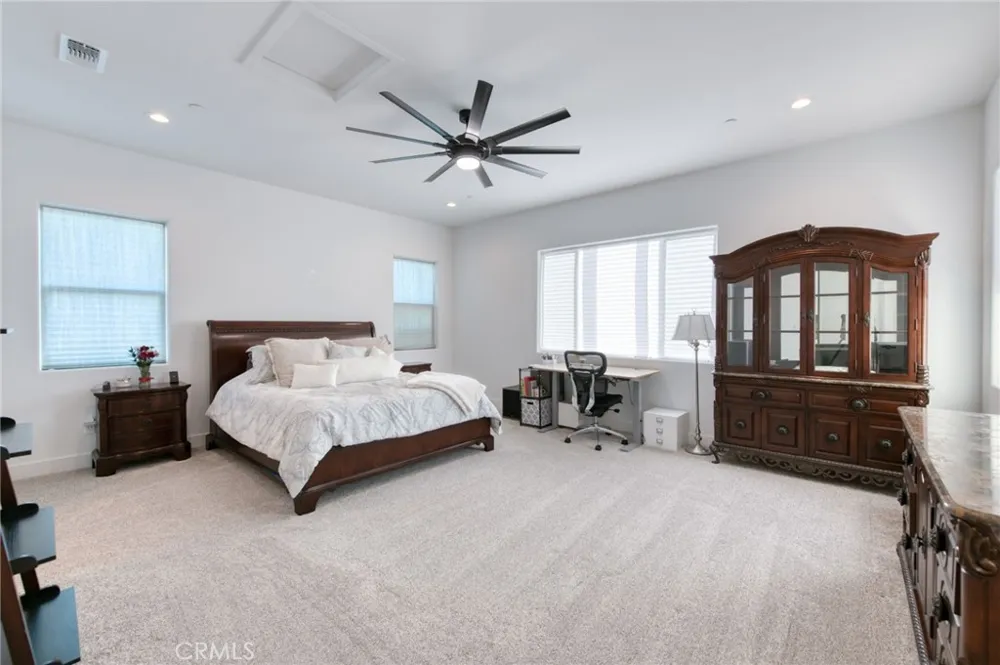 1736 Renn Clovis, CA 93619