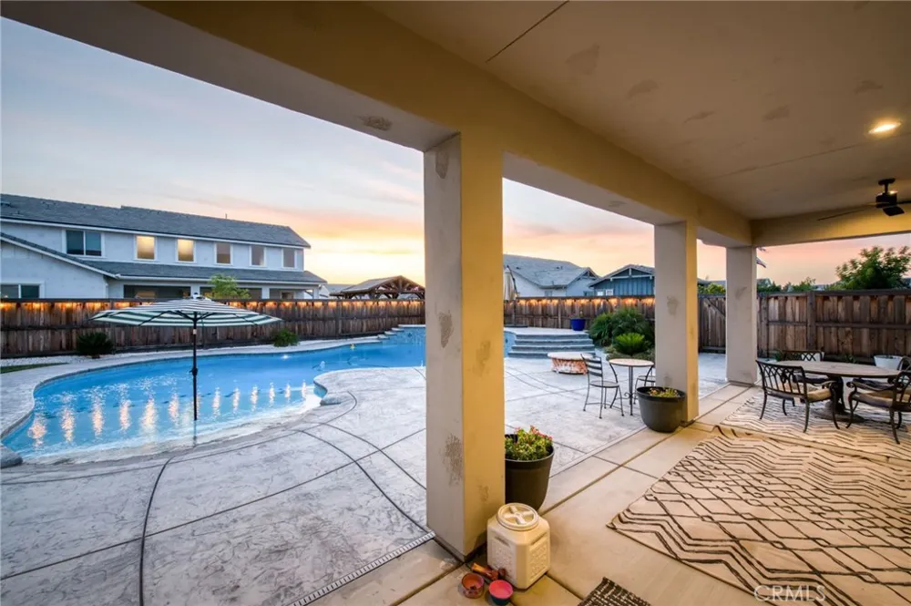 1736 Renn Clovis, CA 93619