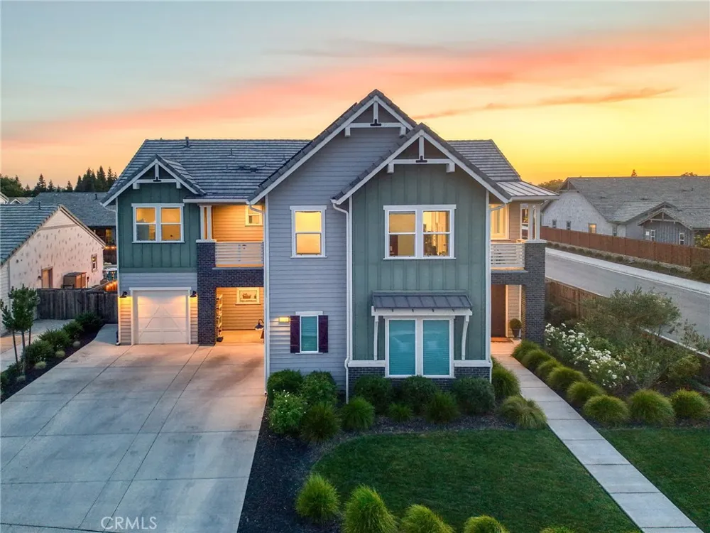 1736 Renn Clovis, CA 93619