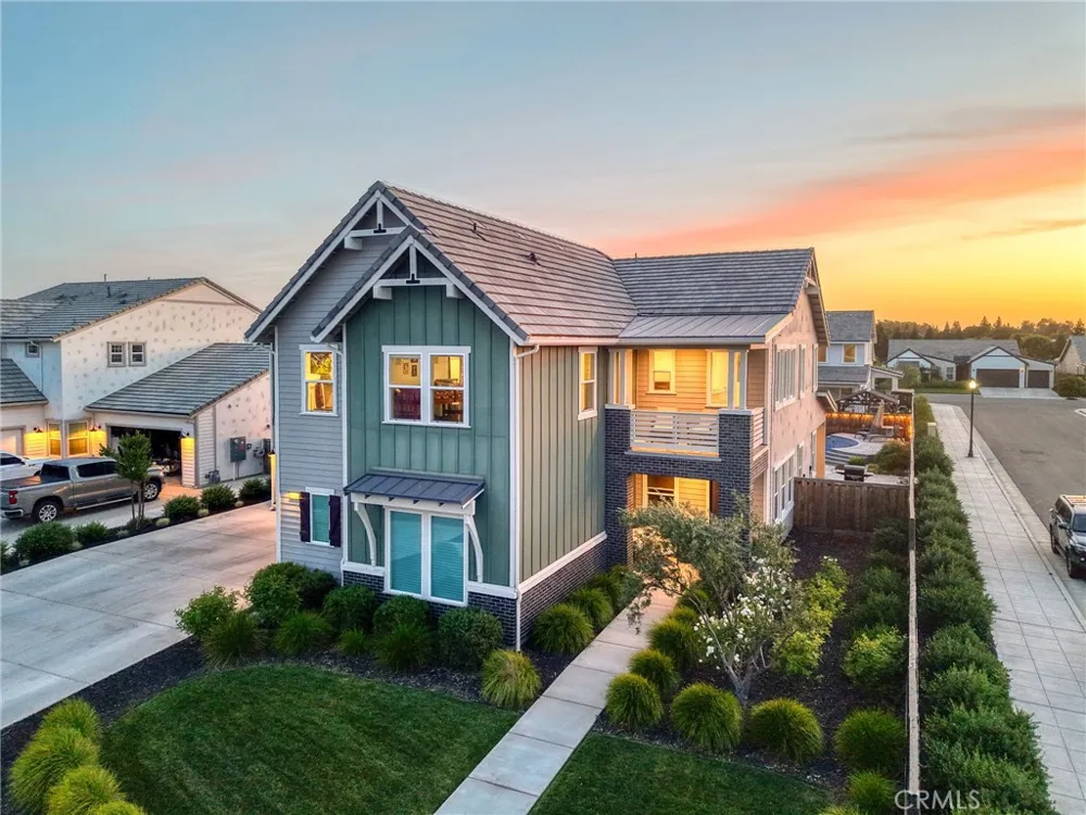 1736 Renn Clovis, CA 93619