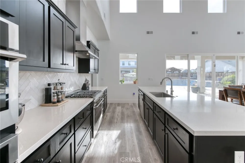 1736 Renn Clovis, CA 93619