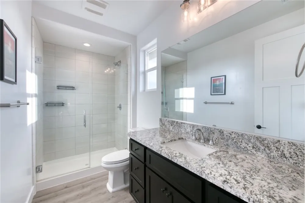 1736 Renn Clovis, CA 93619