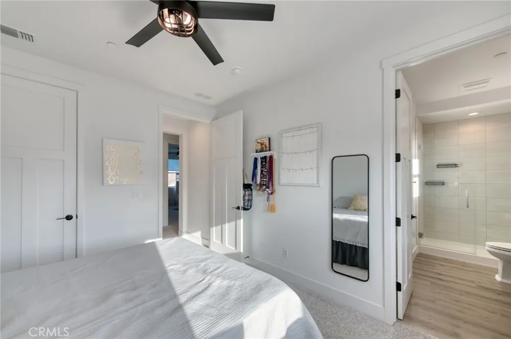 1736 Renn Clovis, CA 93619