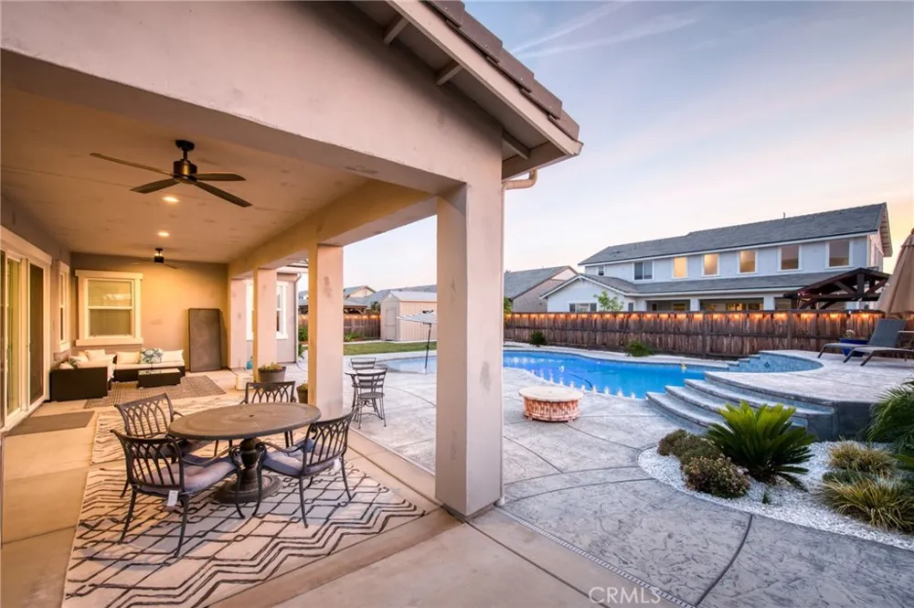 1736 Renn Clovis, CA 93619