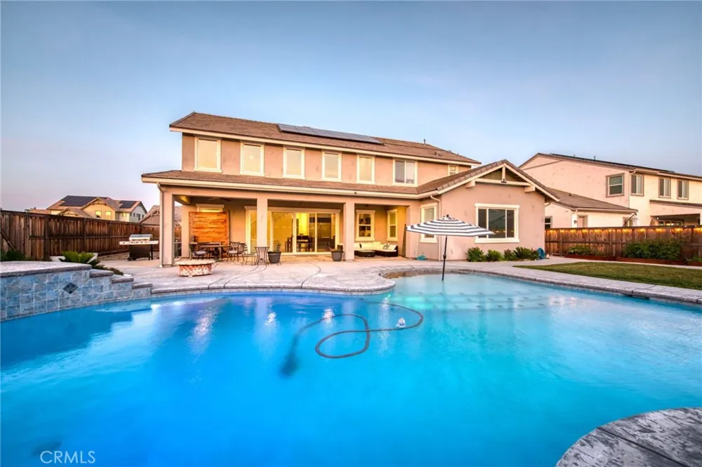 1736 Renn Clovis, CA 93619