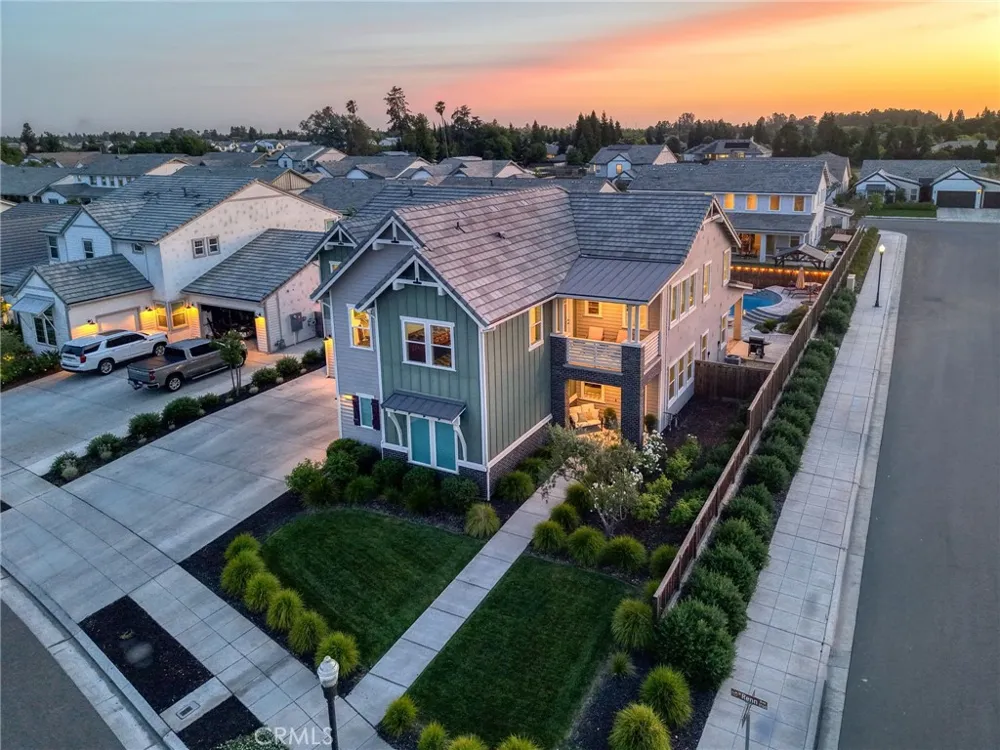 1736 Renn Clovis, CA 93619