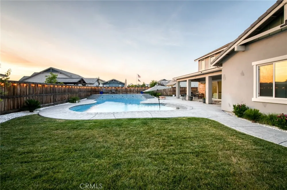 1736 Renn Clovis, CA 93619