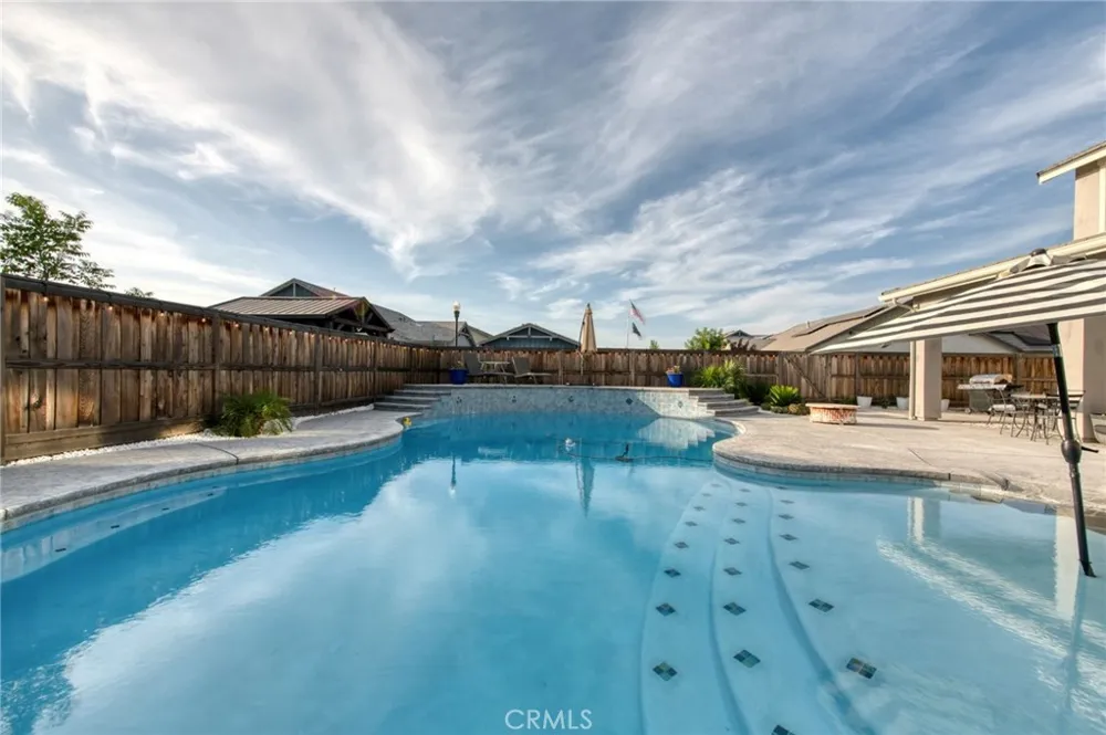 1736 Renn Clovis, CA 93619