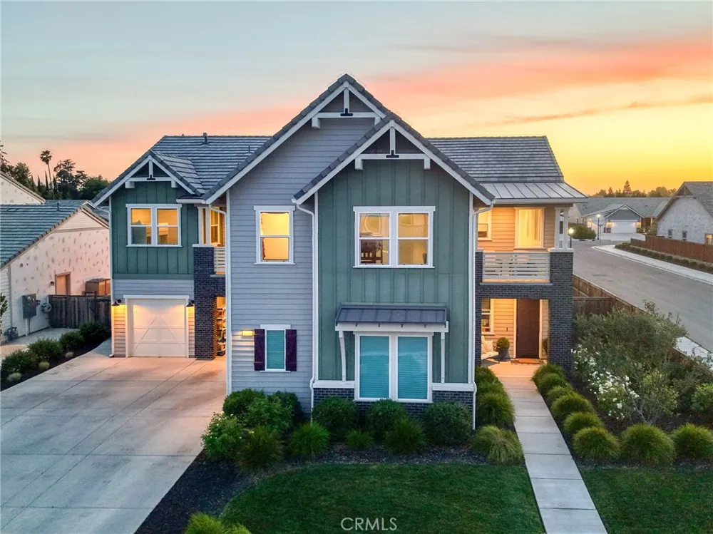 1736 Renn Clovis, CA 93619
