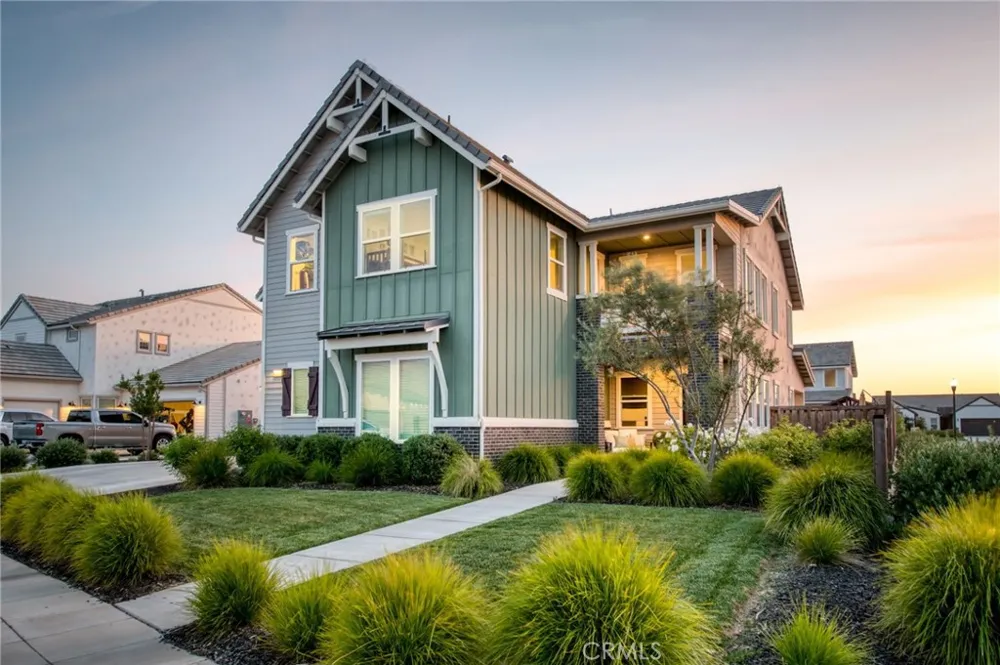 1736 Renn Clovis, CA 93619