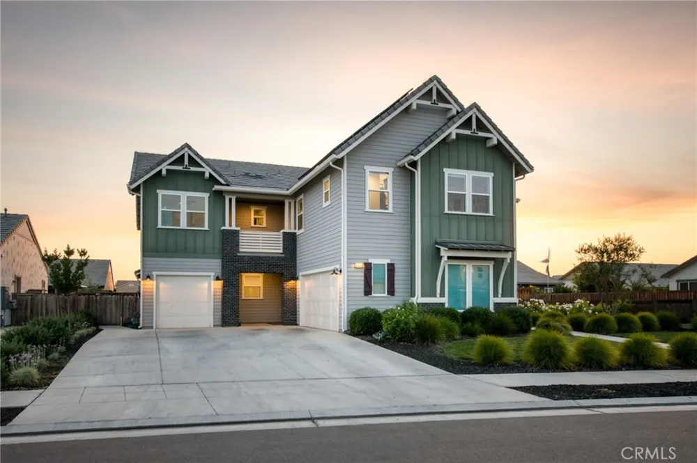 1736 Renn Clovis, CA 93619