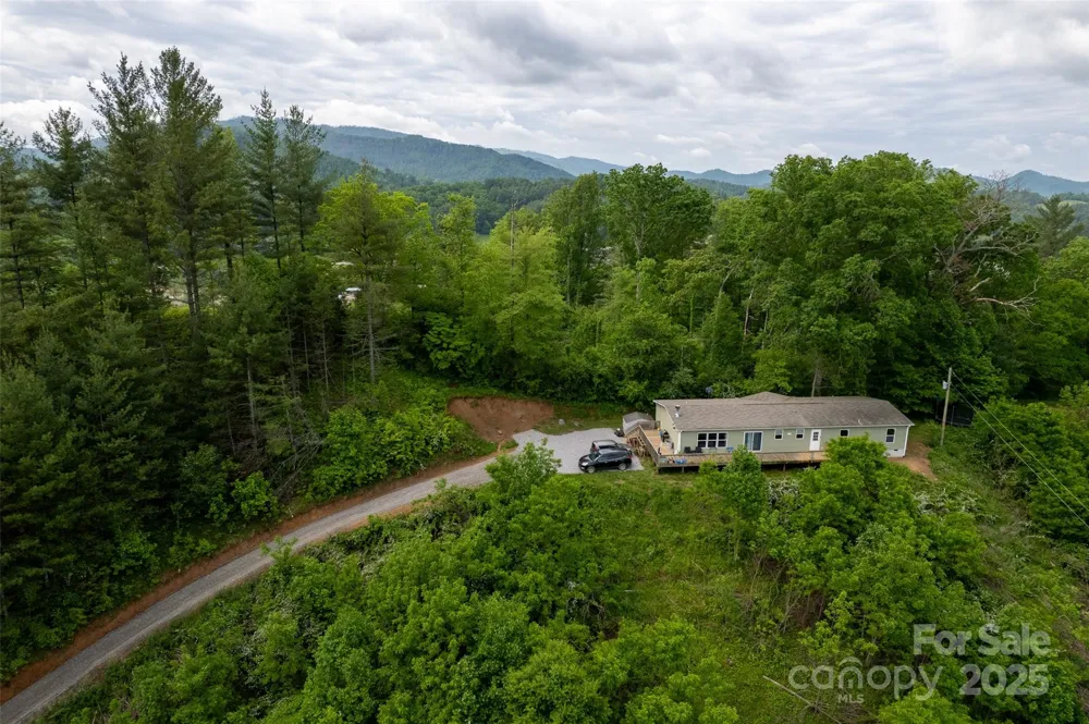 208 Stillwater Springs Road Burnsville, NC 28714